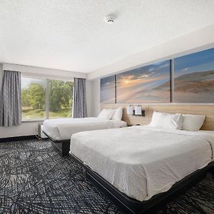 Days Inn & Suites By Wyndham Norton Shores Muskegon